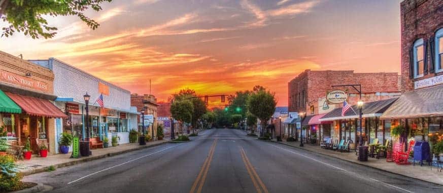 sunset in center of main street picture in downtown landrum south carolina